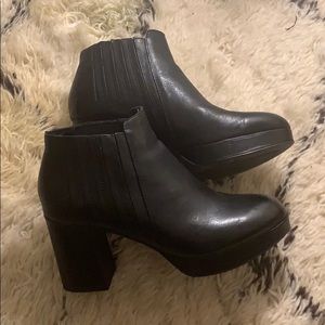 Eileen Fisher black platform boots sz7